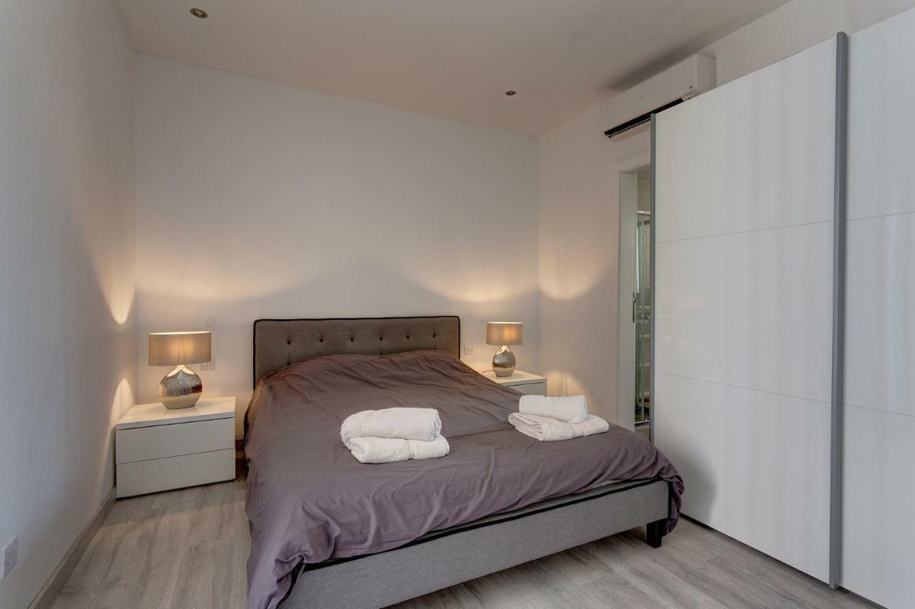 Modern Apartment Just Off The Promenade Sliema Luaran gambar